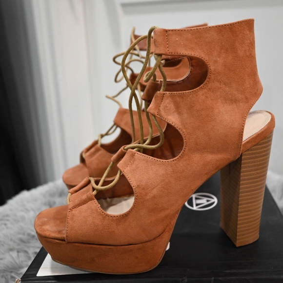 Misguided camel tone Platform sandals - Picture 2 of 4